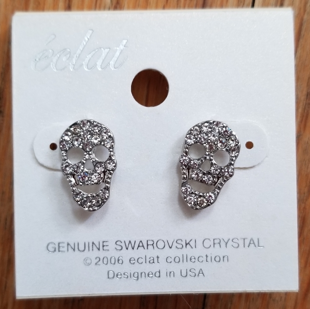 🎁3/$20 Crystal Skull Earrings